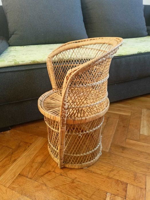 Wiklinowy fotel dla dziecka