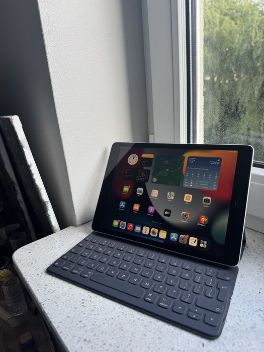 Ipad 9. gen + klawiatura Smart Keyboard