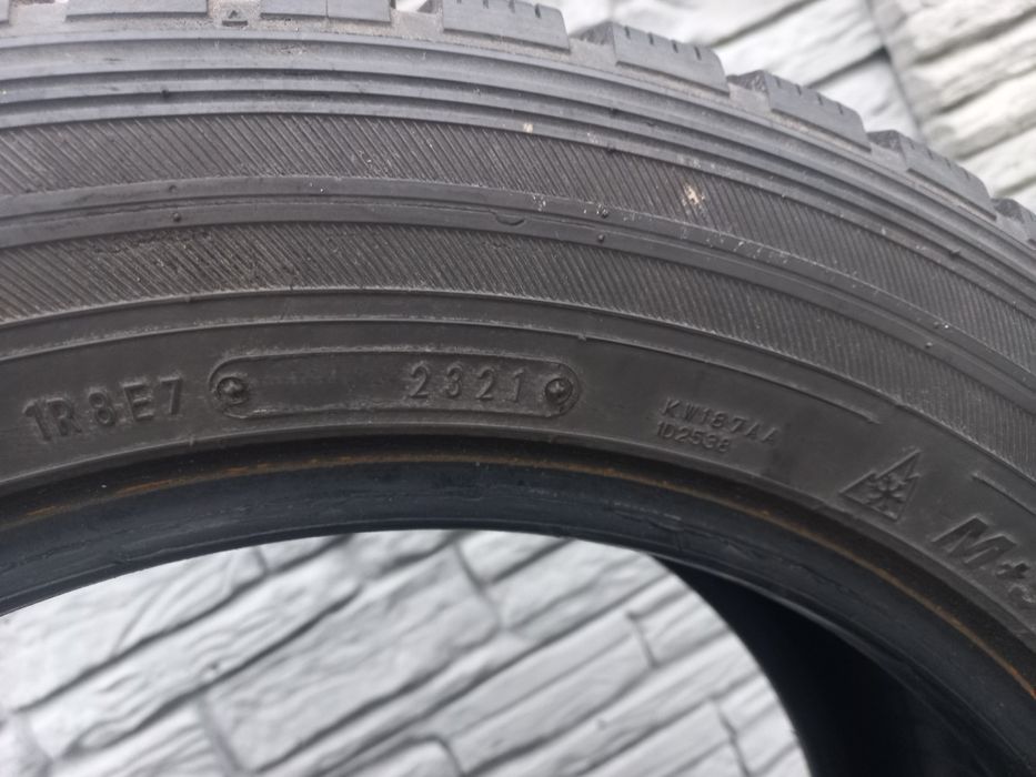 Opony zimowe 225/55r17C falken z 2021roku