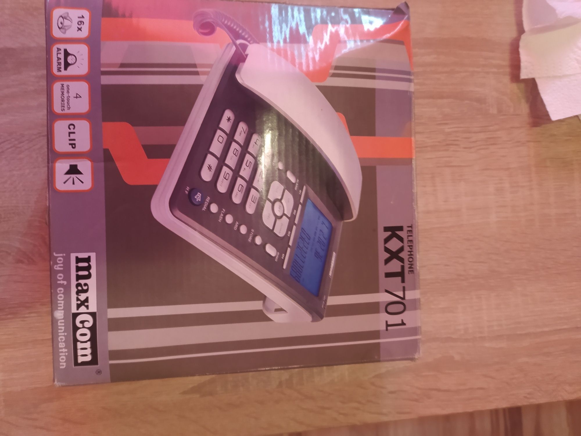 Nowy telefon maxCom KXT 701