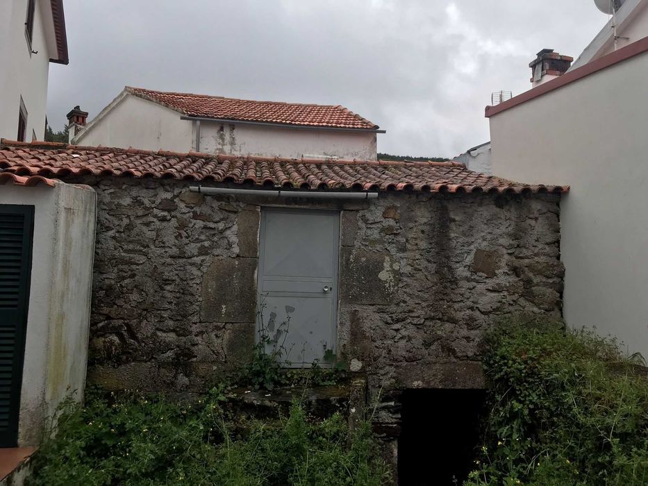 Casa rustica para recuperar urgente