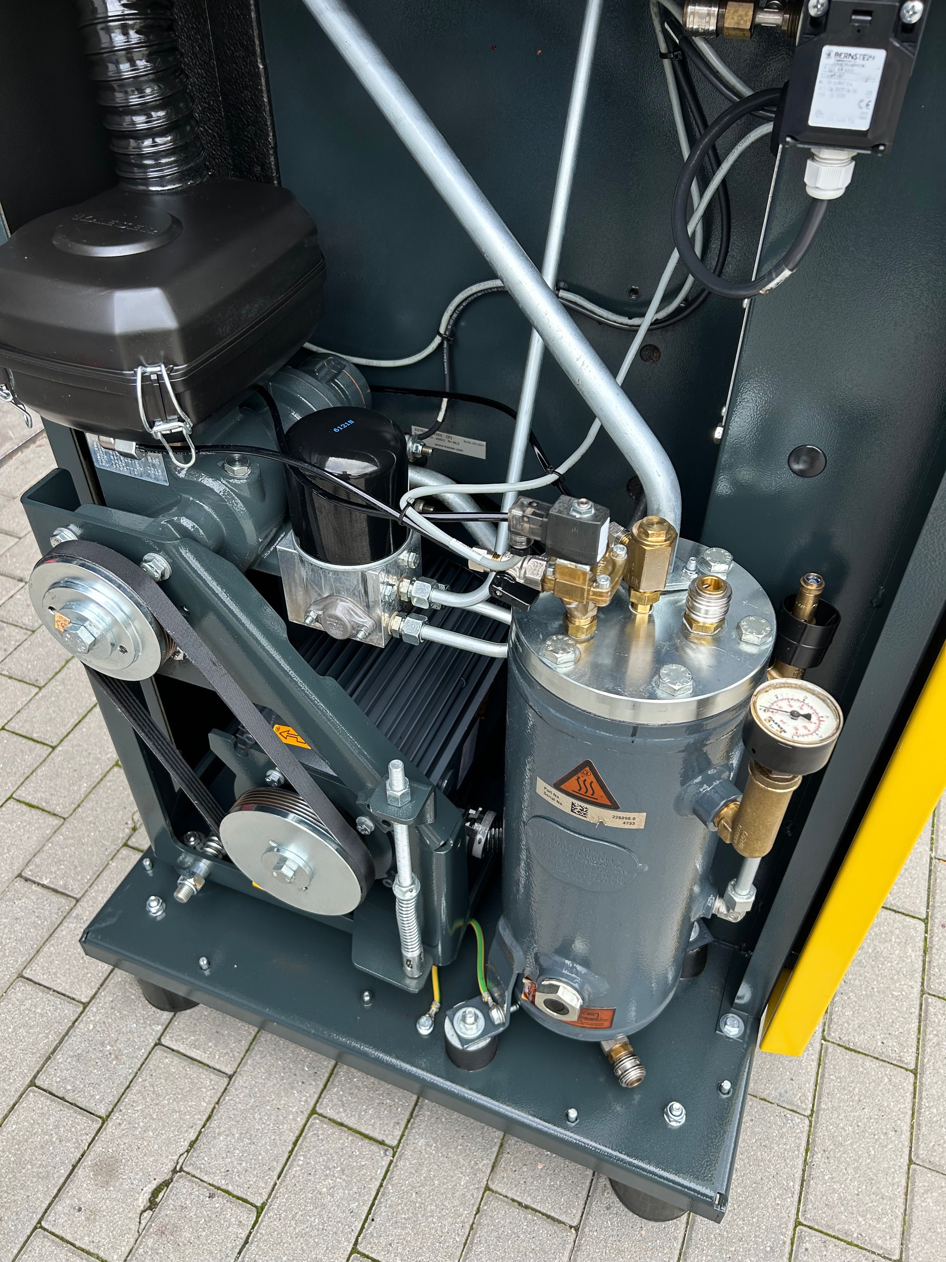 Kompresor  śrubowy  sprężarka KAESER SM13 7.5KW 11bar 1090 L/min