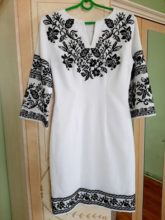 Вишита сукня, вишиванка