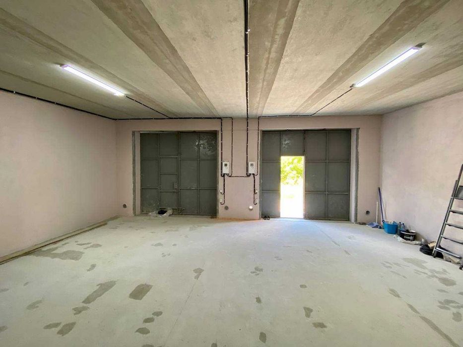 Здається великий гараж! Під бізнес