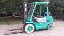 wozek przemyslowy MITSUBISHI FG25 triplex przesuw magazynowy widlowy