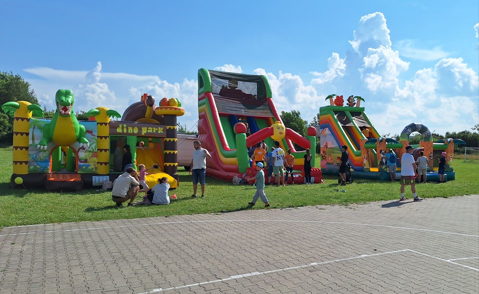 Zamek dmuchany, dmuchaniec, urodziny, zjeżdżalnia