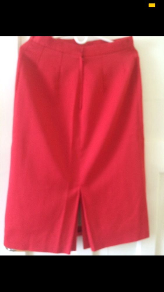 Spódnica czerwona za kolano vintage