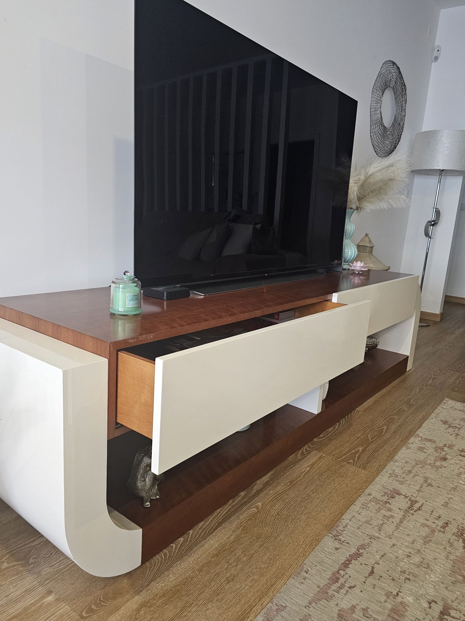 Movel TV sala 2.20 mts com 2 gavetas