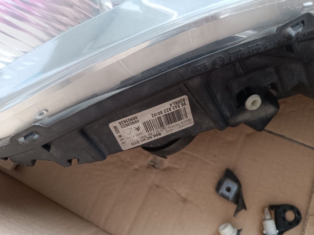 Ótica Citroen C4 1600 hdi lado passageiro