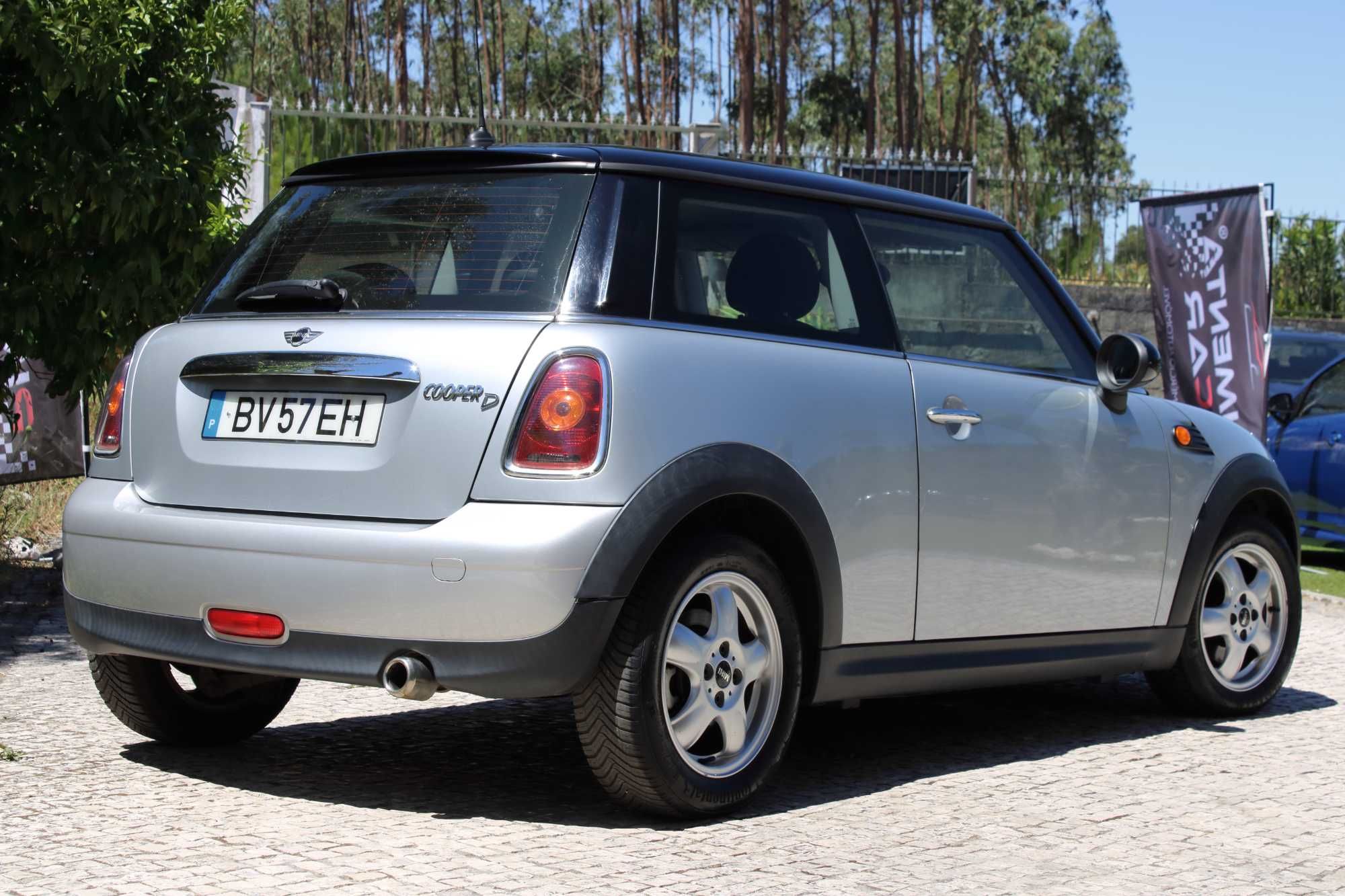 MINI Cooper D 1.6 110CV (135€/Mês - 84 meses)