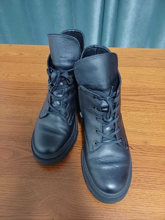 Шкіряні жіночі черевики