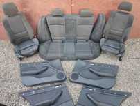 BMW E46 SEDAN ORYGINALNY KOMPLET FOTELI SPORTSIZE / SPORTY M-PAKIET W ALKANTARZE ( ALCANTARA ) PRZEDNIE PODGRZEWANE ELEKTRYCZNIE + KANAPA TYŁ SKŁADAN + BOCZKI POD 4X ELEKTRYCZNE SZYBY O NR. 52 10 7 045 754 / 52 10 7 030 651 / 52 10 7 047 039 OEM W BARDZO