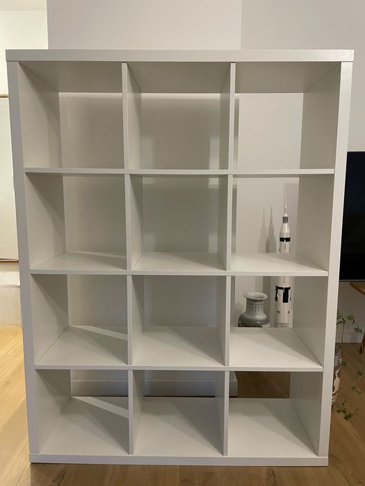 Biały regał Kallax Ikea