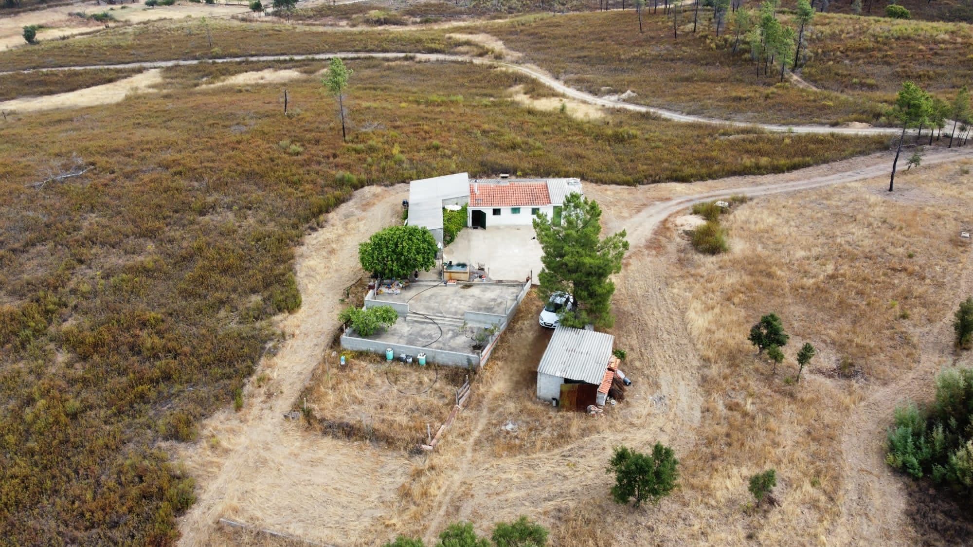 Quinta à venda no Salgueiro do Campo com 1,462hectares e moradia 107m2