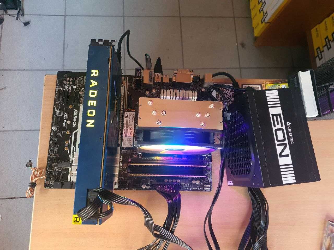 Матер плата AM4 ASRock X370 Pro4 с Ryzen 5 5600 и кулер.