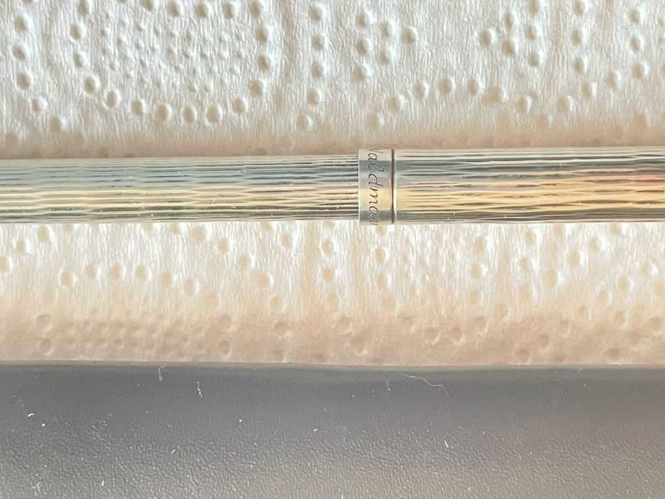 Lápiseira com minhas em Prata Nova