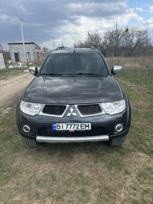 Продам mitsubishi pajero sport 2011 года