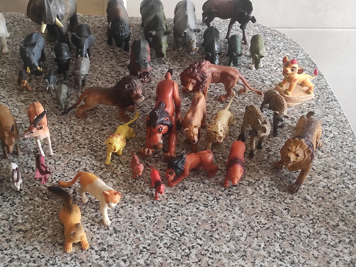 Miniaturas de animais selvagens e do Mar