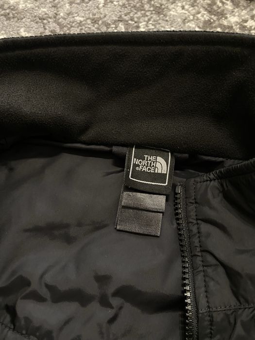 Микропуховик TNF куртка ветровка М розмір чорного кольору