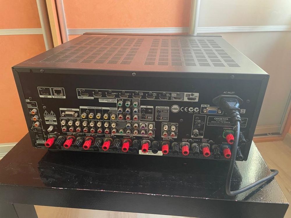 Amplituner ONKYO  TX-NR 818