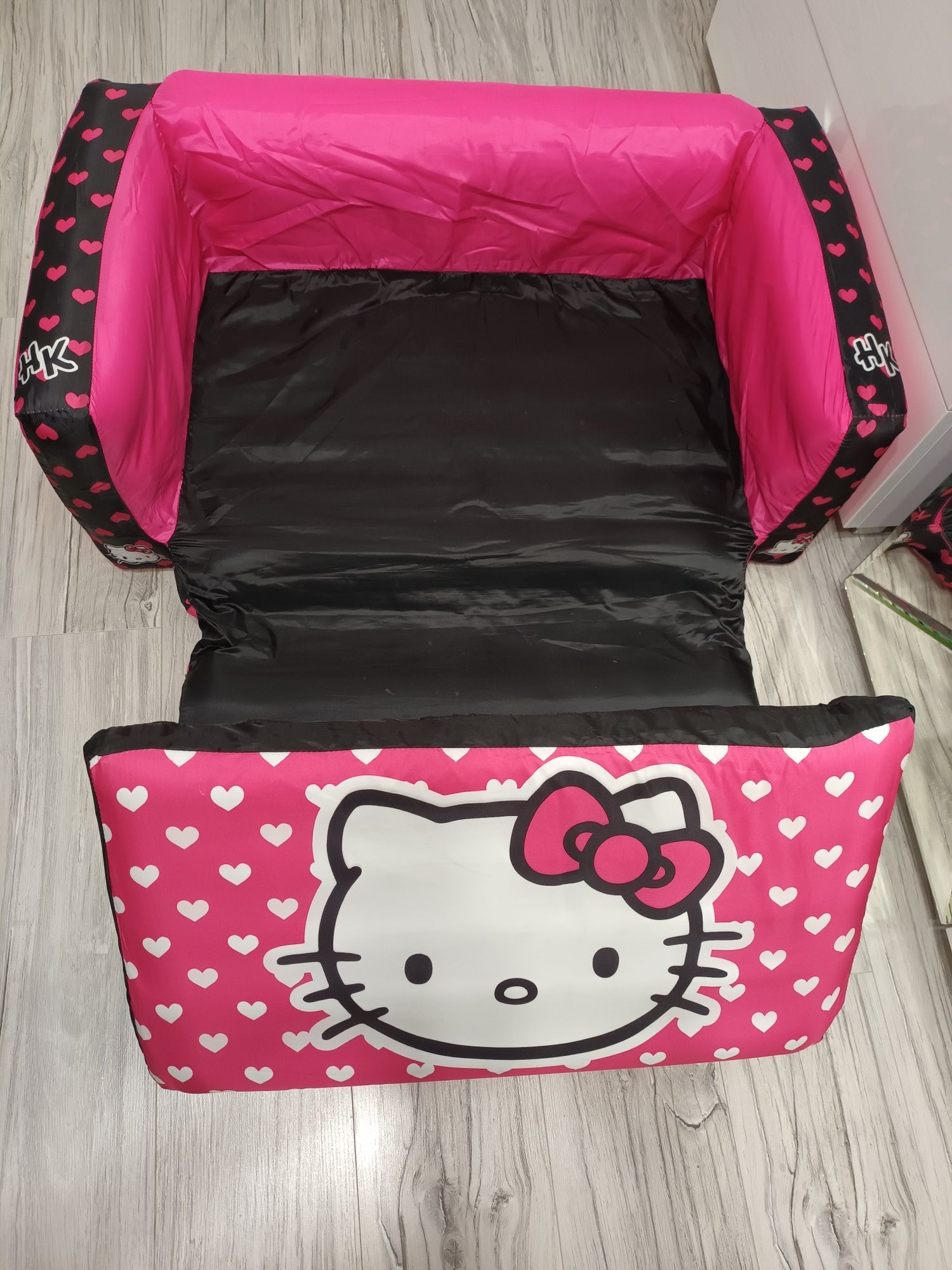 Fotel, łóżko, materac Hello Kitty