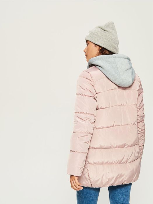 Зимова жіноча куртка