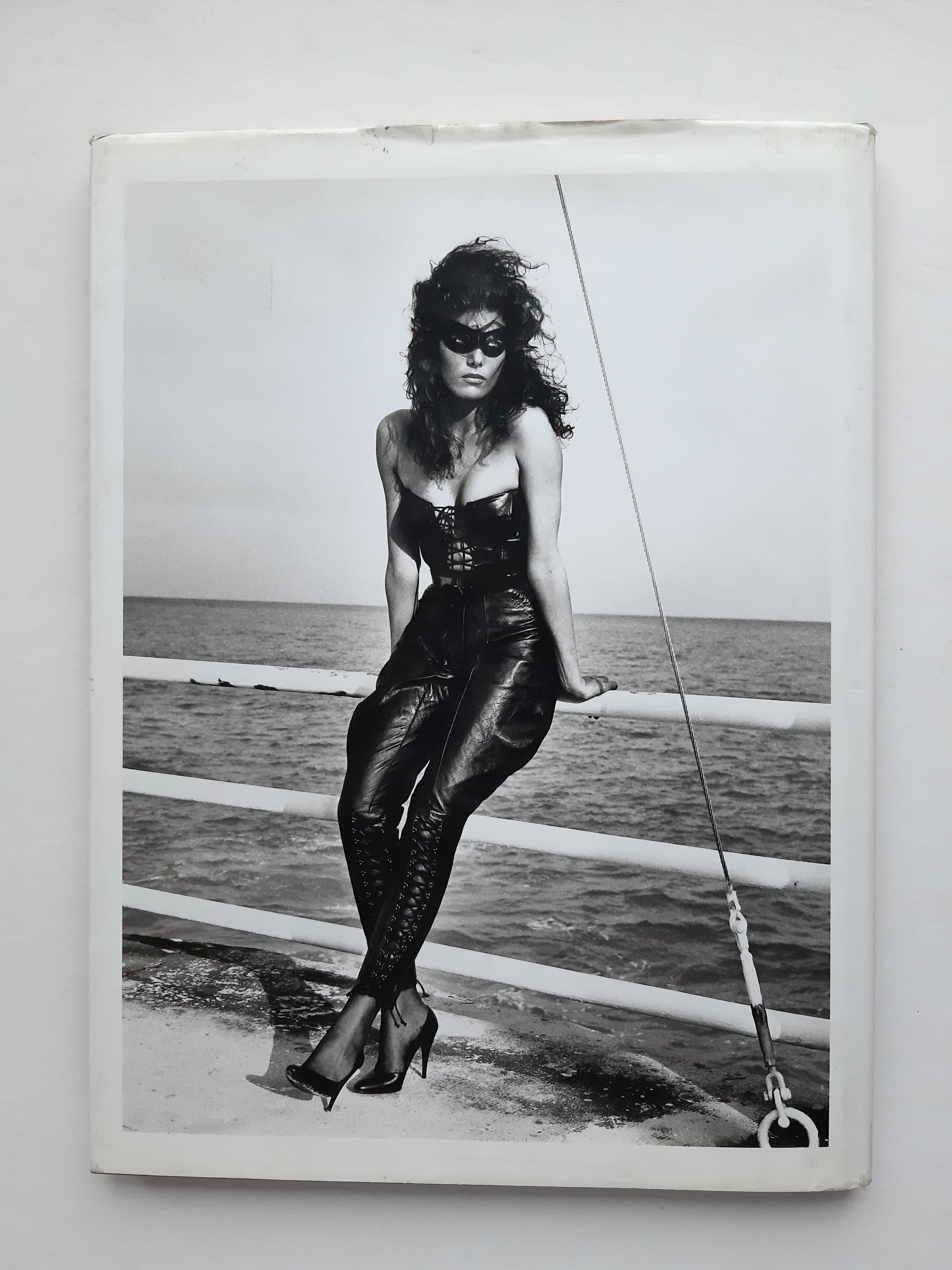 Helmut Newton. Big nudes