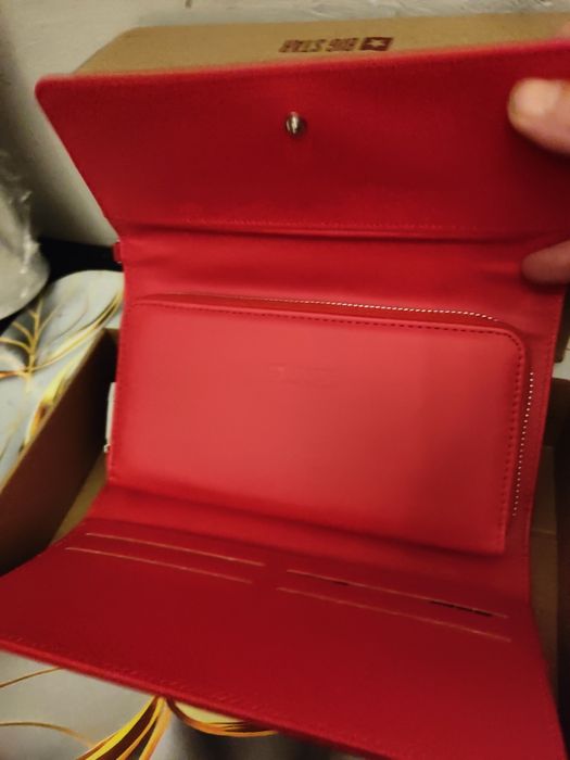 Nowy duży portfel damski czerwony