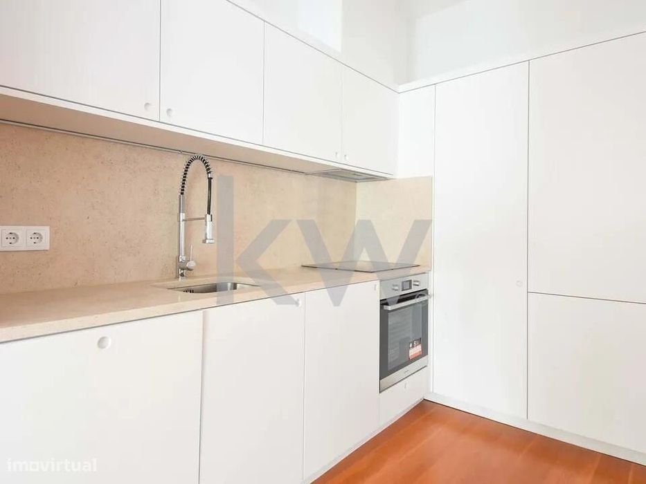 Apartamento T2 Duplex  no coração da Lapa na Freguesia da Estrela em L