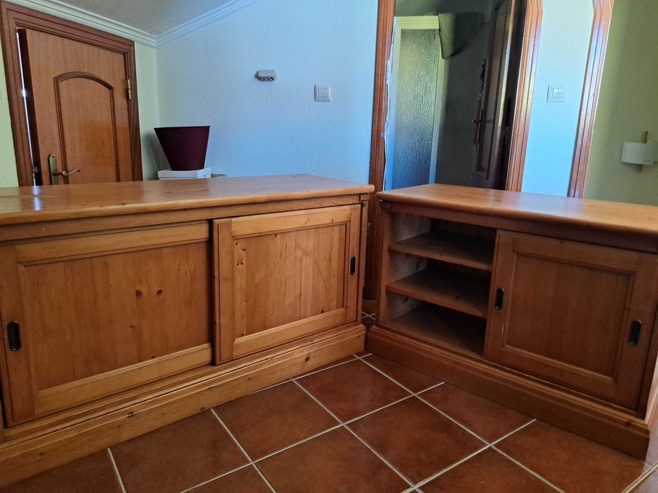 Móvel TV e aparador em pinho maciço, vendo separados ou em conjunto