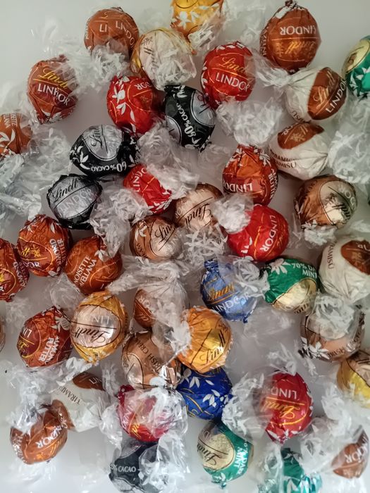 Praliny Lindt Lindor Mix Różne Smaki 1 Kg Na Wagę.