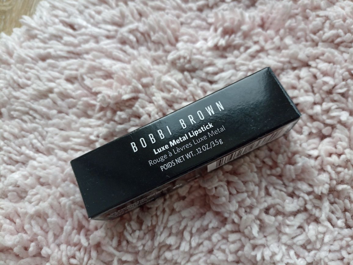 Drobinkowa brokatowa pomadka bobbi brown luxe metal lipstick firecrack