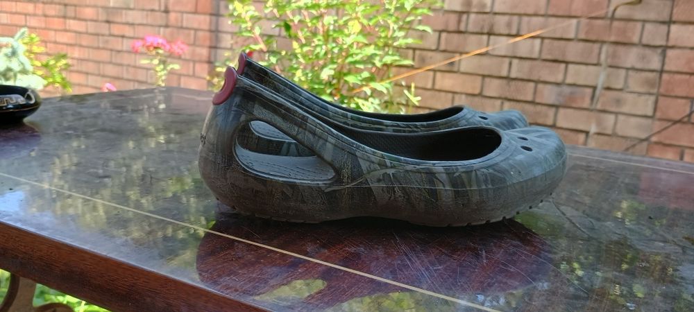 Крокси жіночі 37 розмір