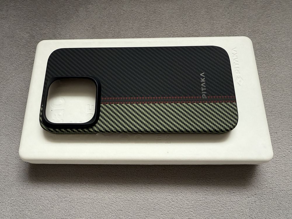 Karbonowe plecki ochronne iPhone 15 Pro