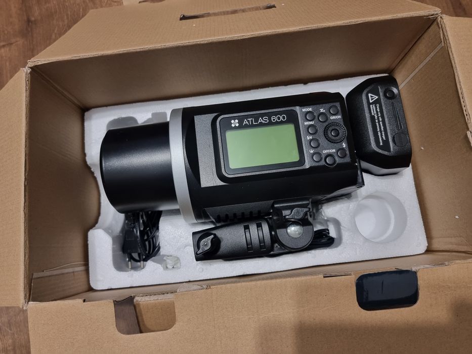 Quadralite Atlas 600