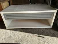 Mesa de centro com gaveta