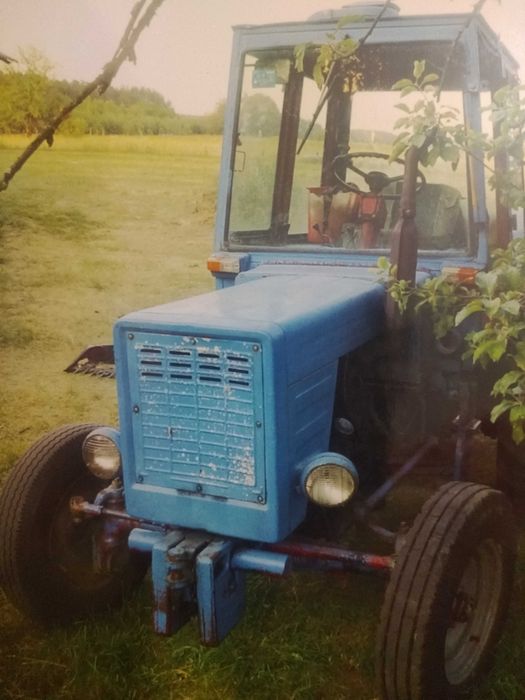 Продам. Т-25А. На ходу технічно справний.