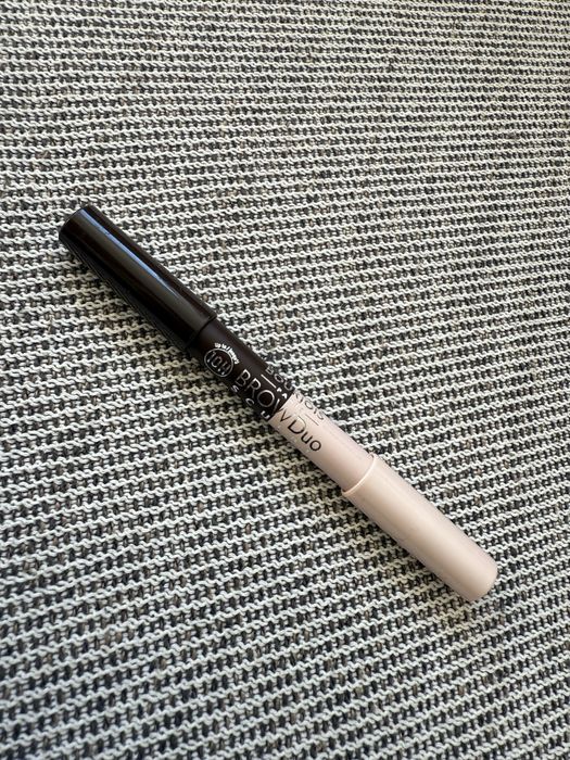 Bourjois Brow Duo Sculpt kredka do brwi z rozświetlaczem 22 Chestnut