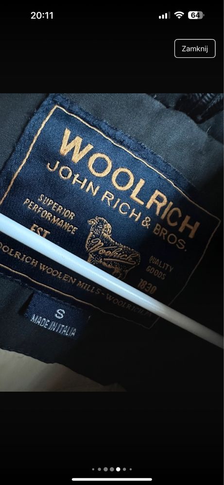 Czarna ocieplana kurtka Woolrich
