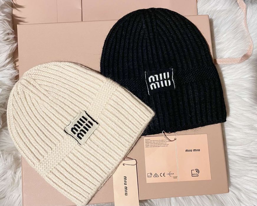 Шапка жіноча Miu Miu