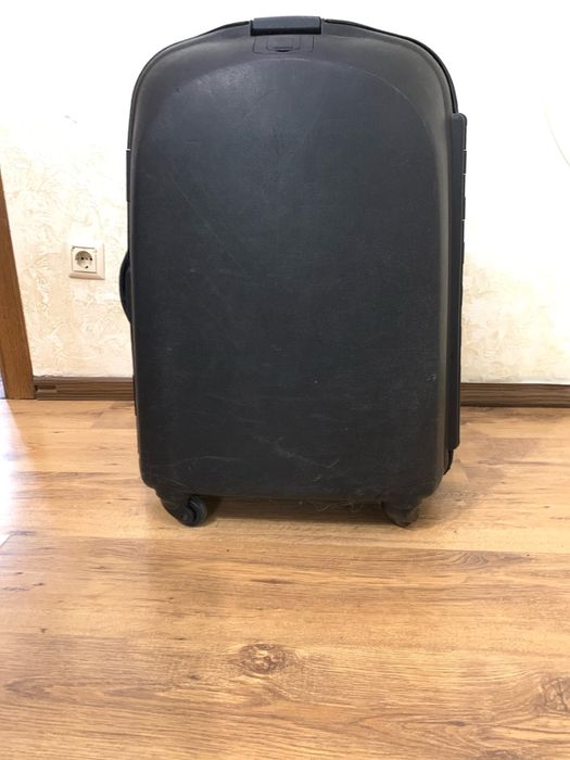Валіза велика Eminent чорного кольору