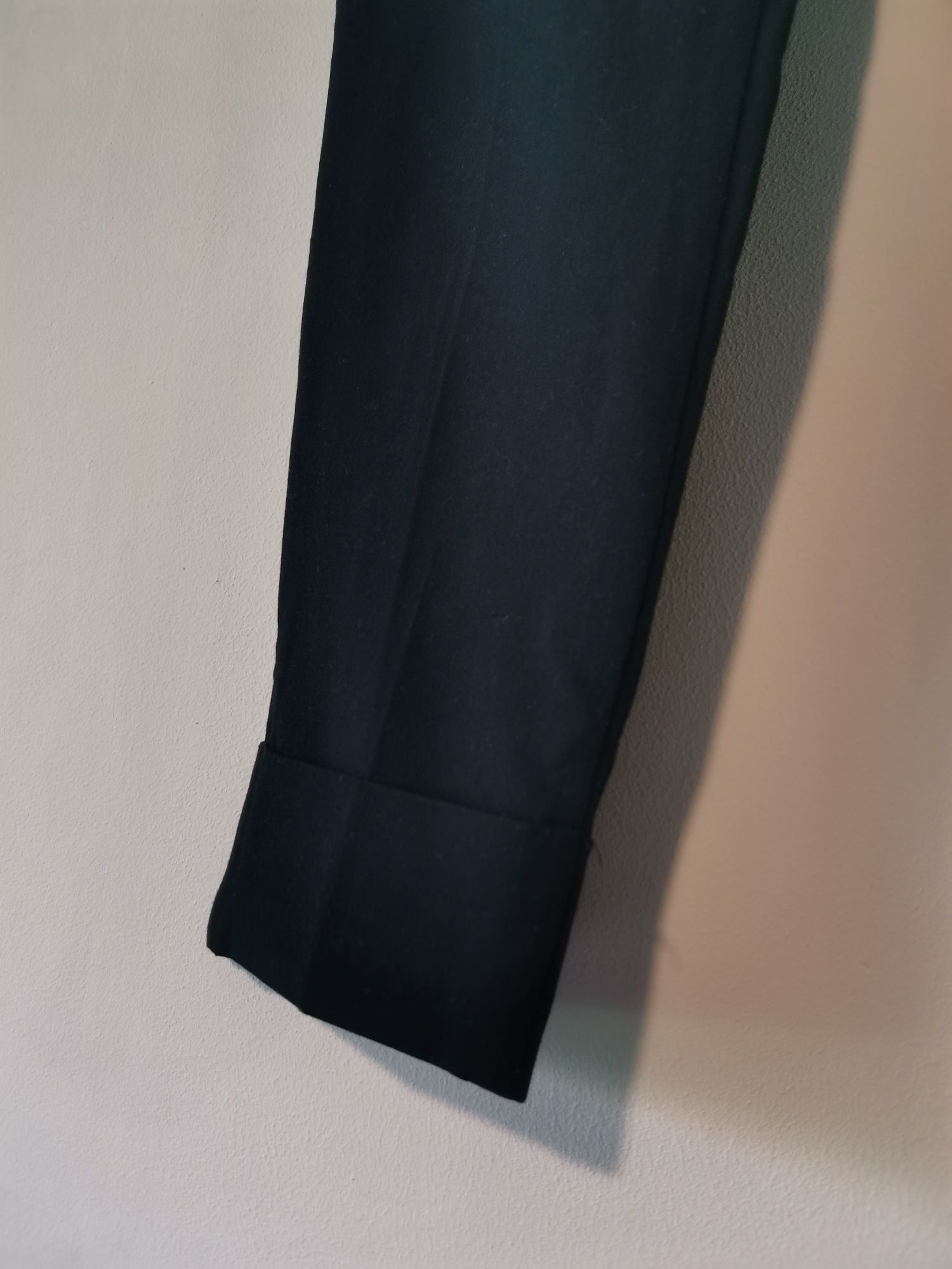 Czarne eleganckie spodnie XS 34 wysoki stan Bershka garniturowe