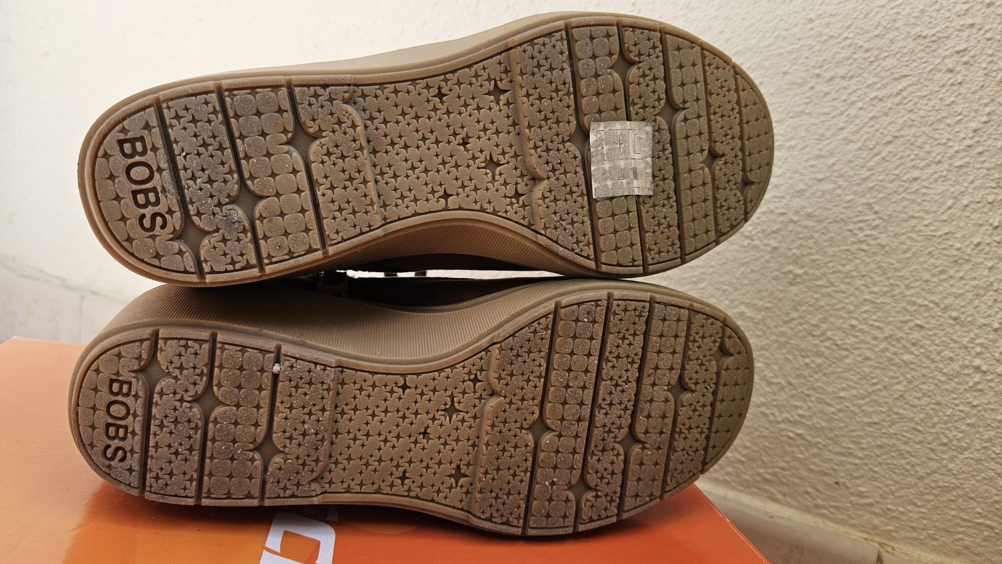 Botins Skechers castanhos 38