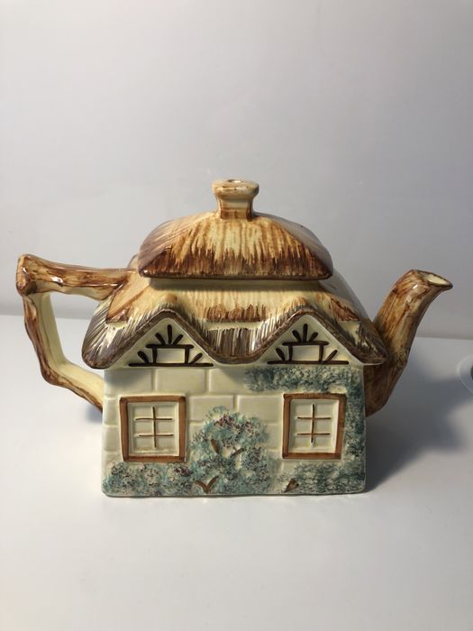 Angielski dzbanek porcelanowy