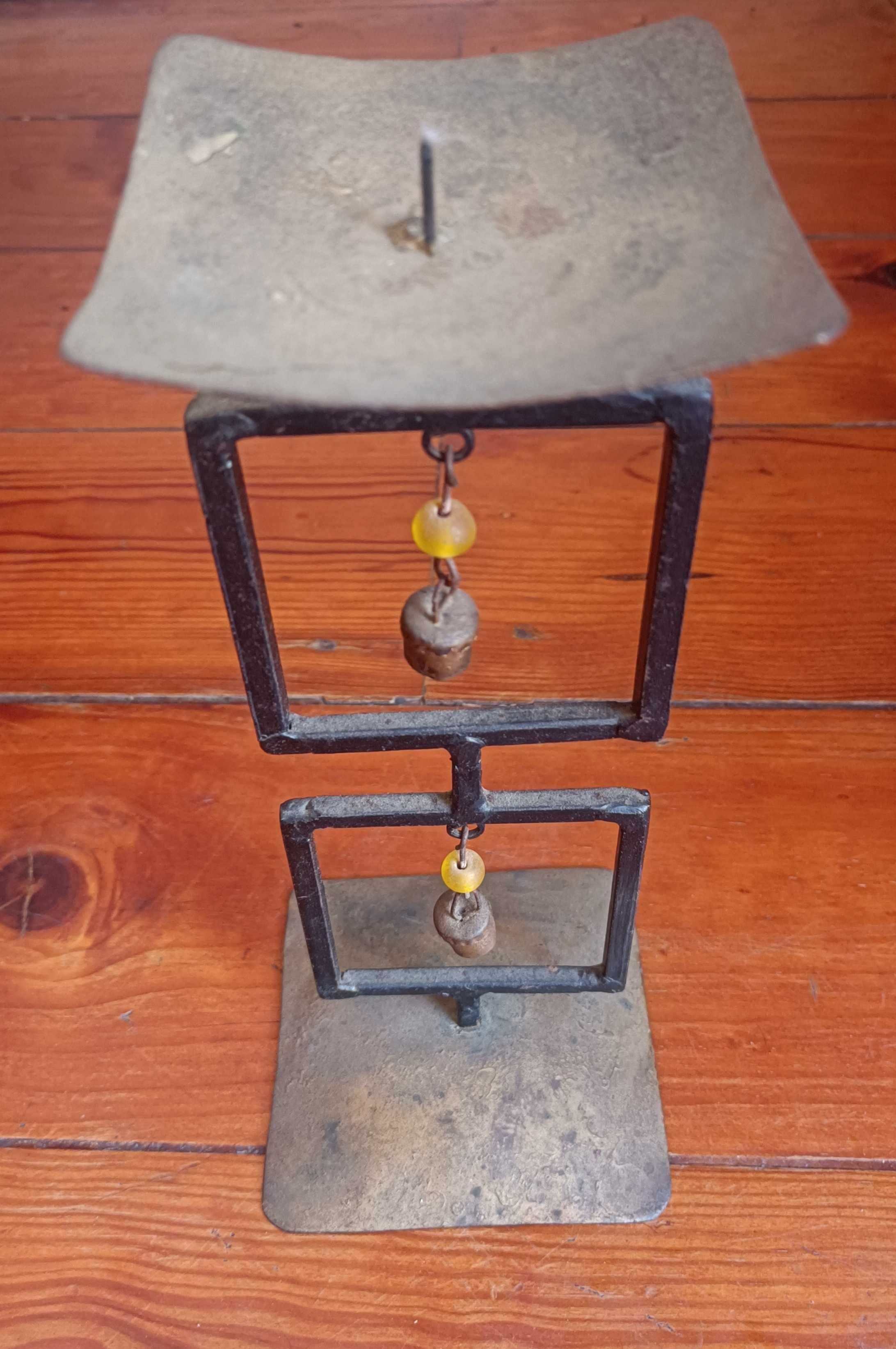 Candelabro de metal