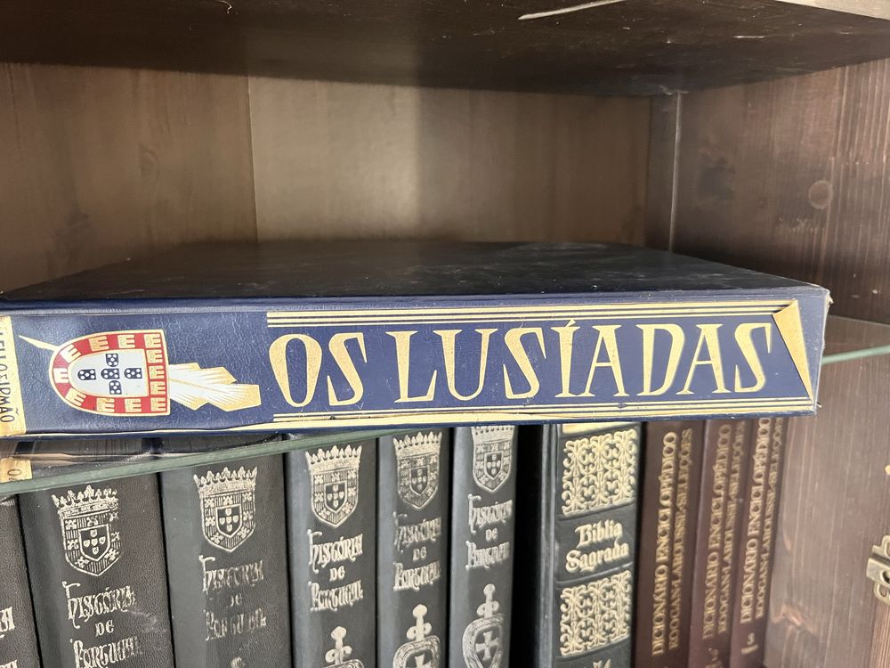 Livro “Os Lusíadas”