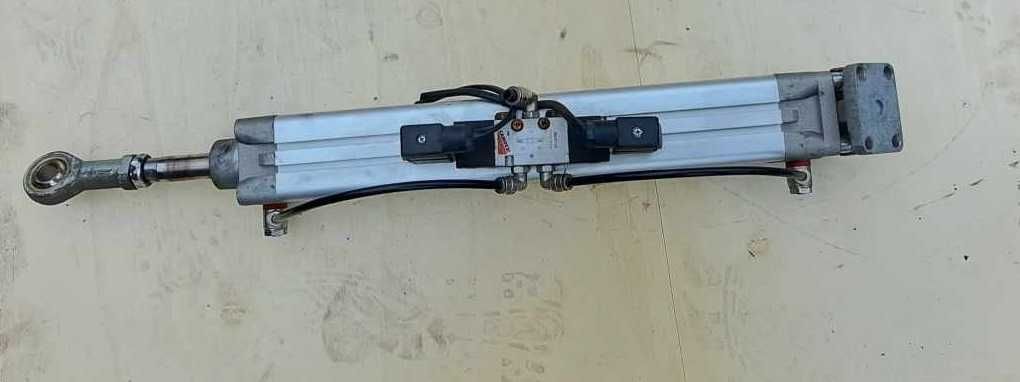 siłownik pneumatyczny Camozzi 61M2P050A0320R
