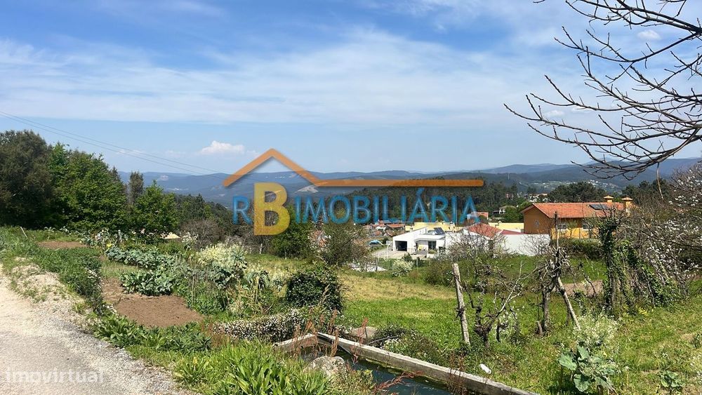 Terreno para construção no Tojal - Chave