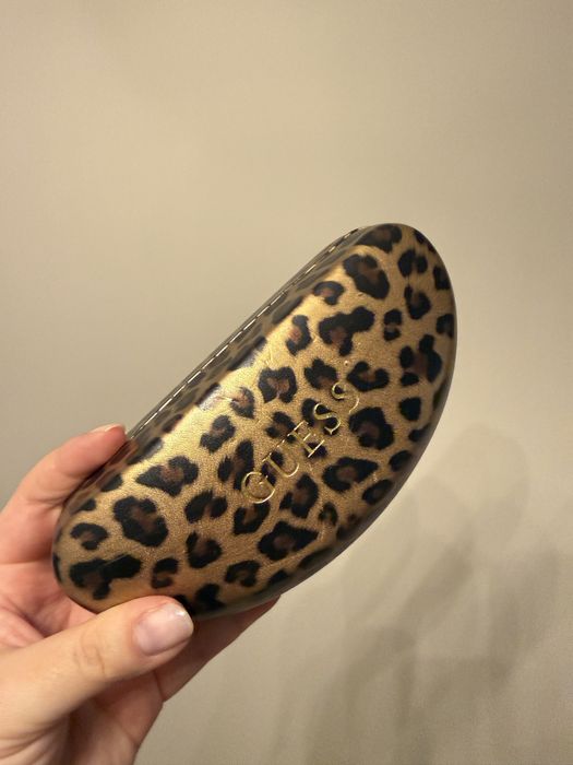 Etui na okulary Guess panterka