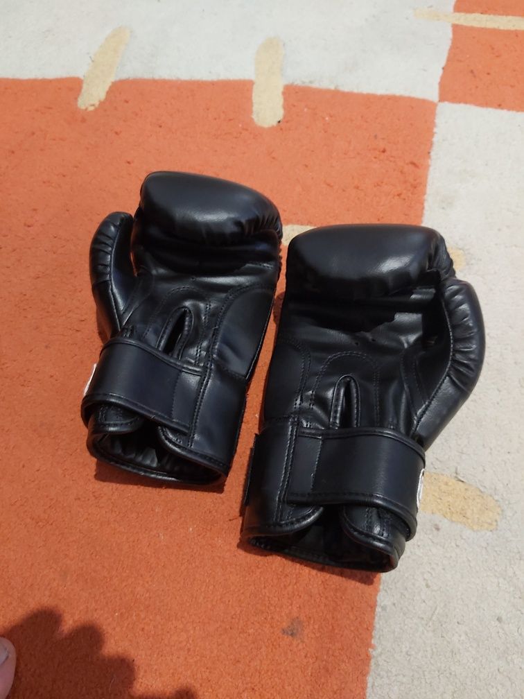 Luvas de boxe como novas